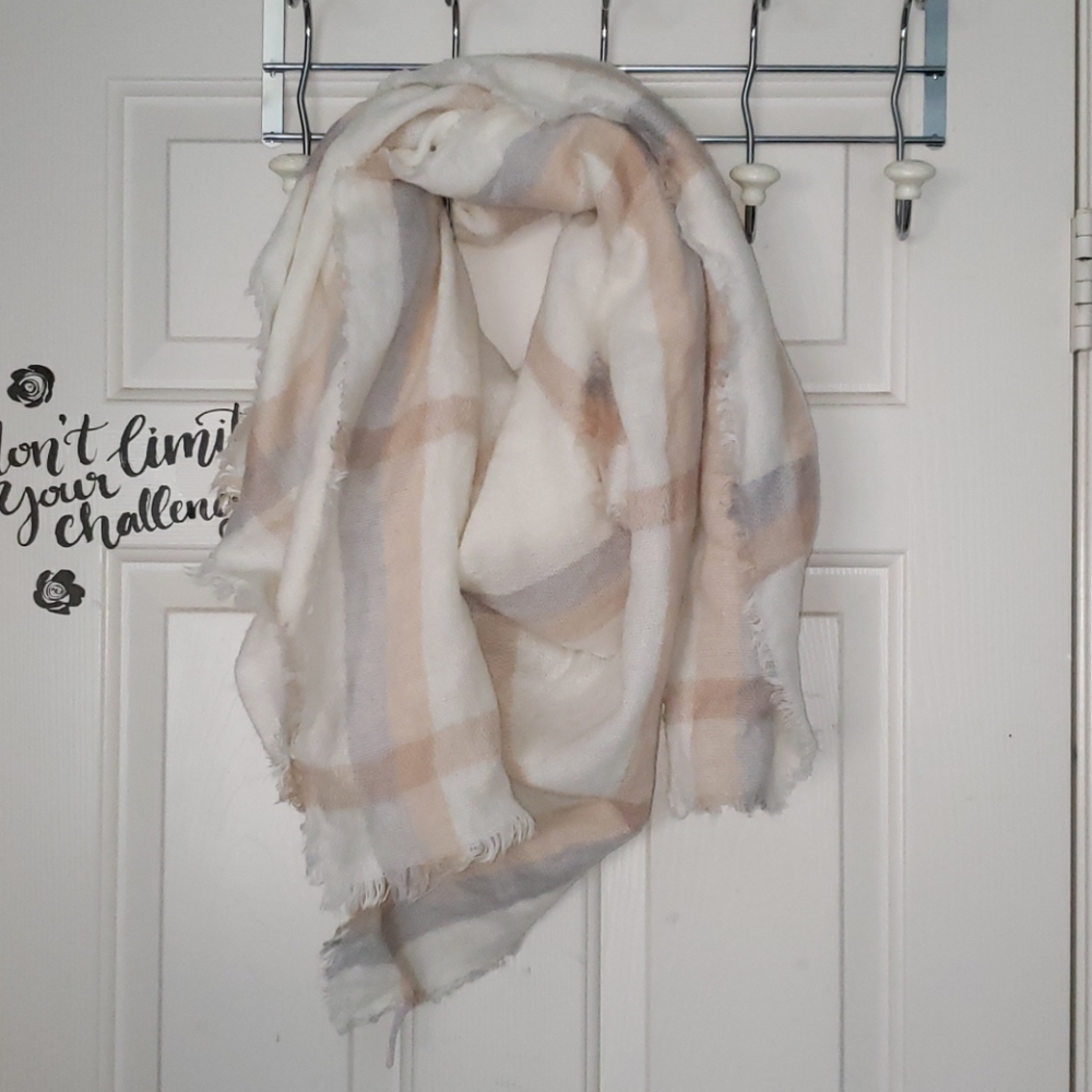3 Scarf Bundle - Picture 4 of 5